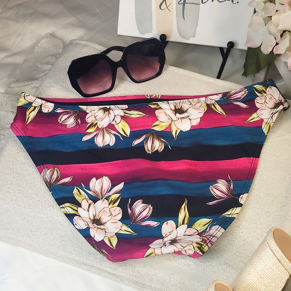 HULA HONEY Black Printed Stretch Lined Moderate Coverage Hipster Swimsuit - Picture 5 of 10